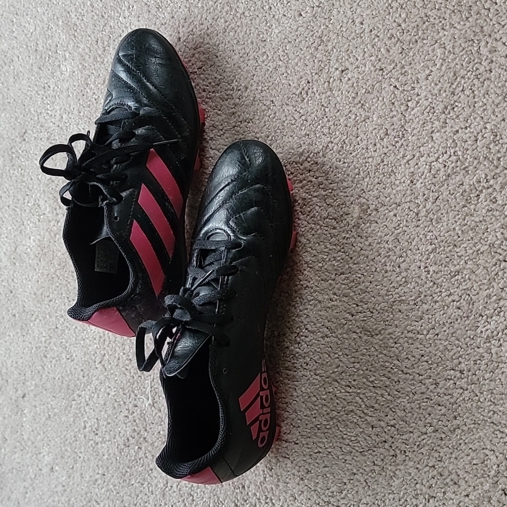 Girls cleats
